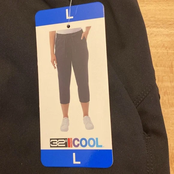 32 Degrees Cool Women’s Capris NWT, Large Black - Picture 2 of 3